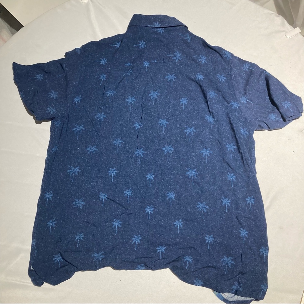 🦩Batik Bay shirt - Picture 3 of 5